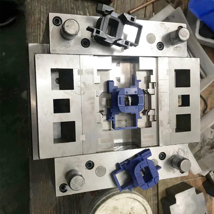 電子底托模具